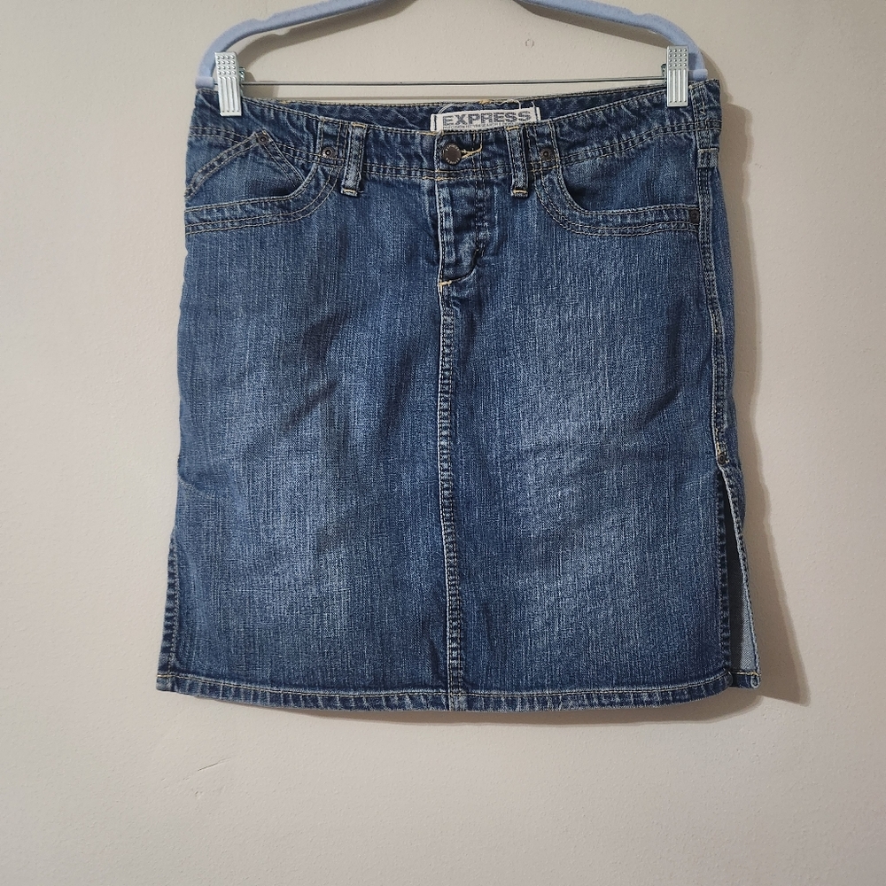 Express precision fit y2k denim skirt size 10 early 2000s style button fly